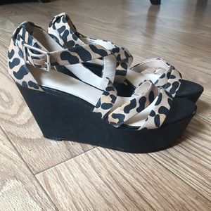 Calvin Kline Platform Wedge Animal print